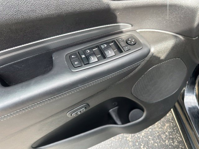 Used 2019 Dodge Durango R/T w/ Blacktop Package AWD/4WD image 36
