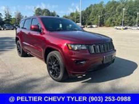 Used 2019 Jeep Grand Cherokee Altitude RWD image 1