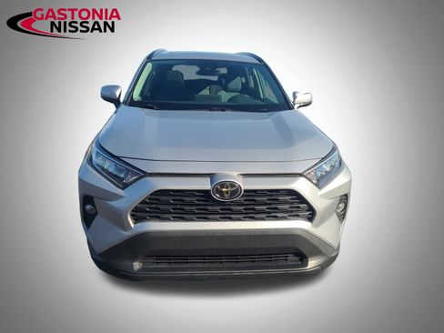 Used 2019 Toyota RAV4 XLE w/ Phone Cable & Charge Package image 5