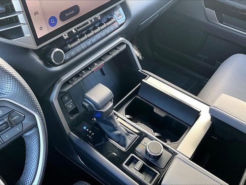 Used 2025 Toyota Sequoia SR5 image 33