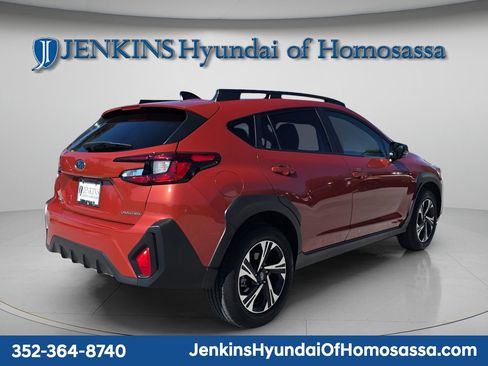 Used 2024 Subaru Crosstrek 2.0i Premium AWD/4WD image 2