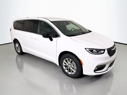 New 2026 Chrysler Pacifica Select