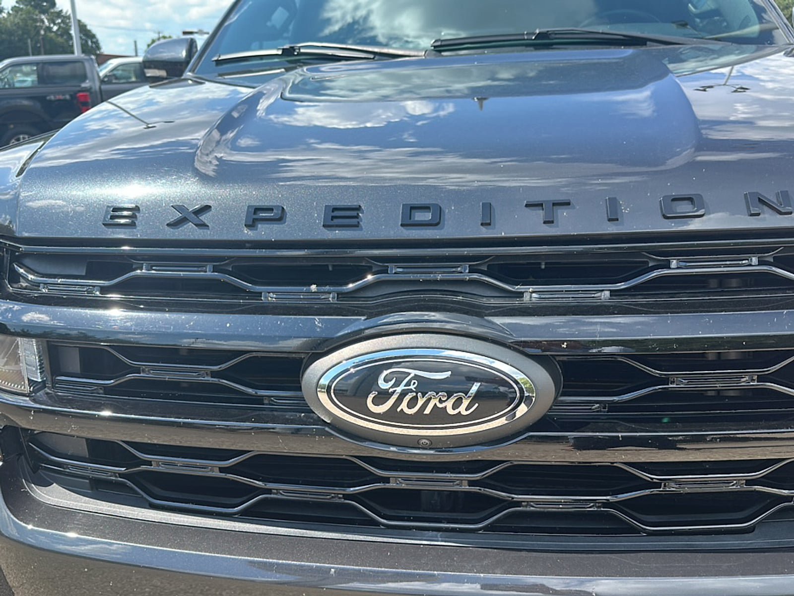 Used 2023 Ford Expedition Limited RWD image 4