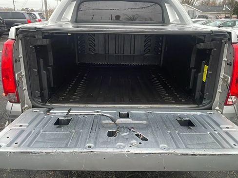 Used 2011 Cadillac Escalade EXT Premium image 11