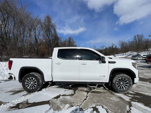 Certified 2020 GMC Sierra 1500 AT4 w/ Off-Road Performance Package image 2