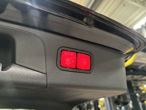 Certified 2022 Mercedes-Benz GLC 300 4MATIC image 17