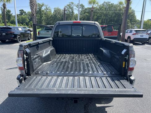 Used 2014 Toyota Tacoma PreRunner w/ SR5 Package RWD image 33