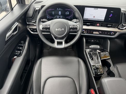 Used 2025 Kia Sportage EX FWD image 13