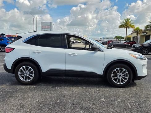 Used 2022 Ford Escape SE FWD image 8