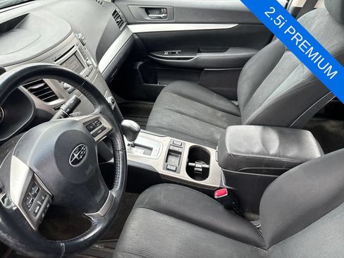 Used 2014 Subaru Legacy 2.5i Premium AWD/4WD image 9