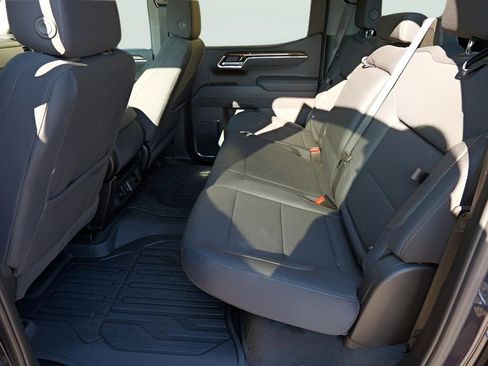 New 2025 GMC Sierra 1500 Elevation image 16