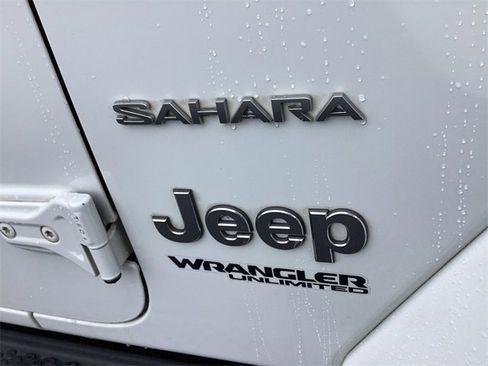 Used 2018 Jeep Wrangler Unlimited Sahara image 31