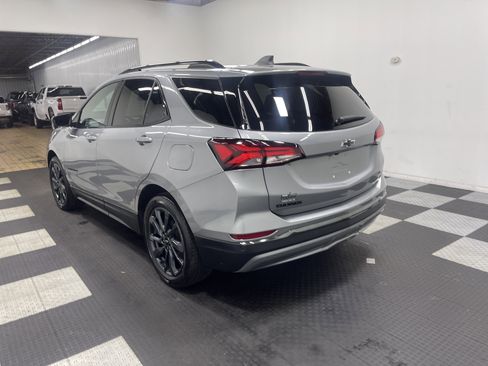 Used 2023 Chevrolet Equinox RS image 2
