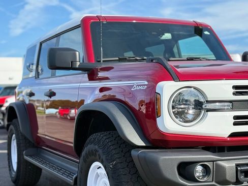 Used 2025 Ford Bronco Heritage Edition AWD/4WD image 34
