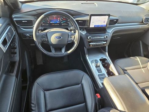 Used 2020 Ford Explorer XLT w/ Equipment Group 202A image 11