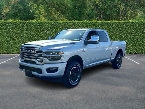Used 2026 RAM 2500 Laramie AWD/4WD image 8