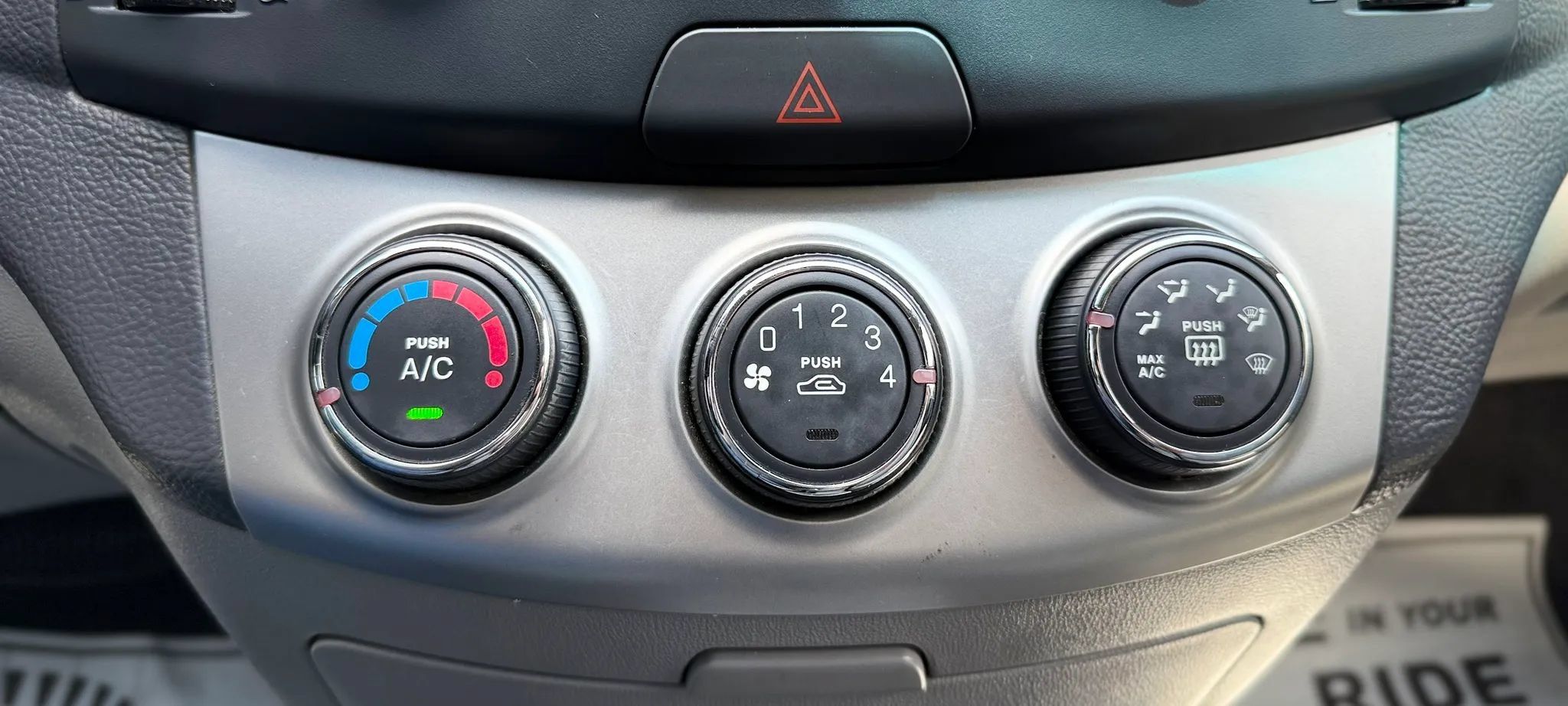 Used 2010 Hyundai Elantra GLS FWD image 16