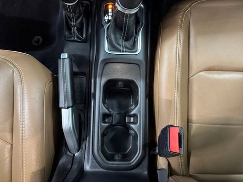 Used 2021 Jeep Wrangler Unlimited Sahara w/ Uconnect 4C Nav & Sound Group AWD/4WD image 14