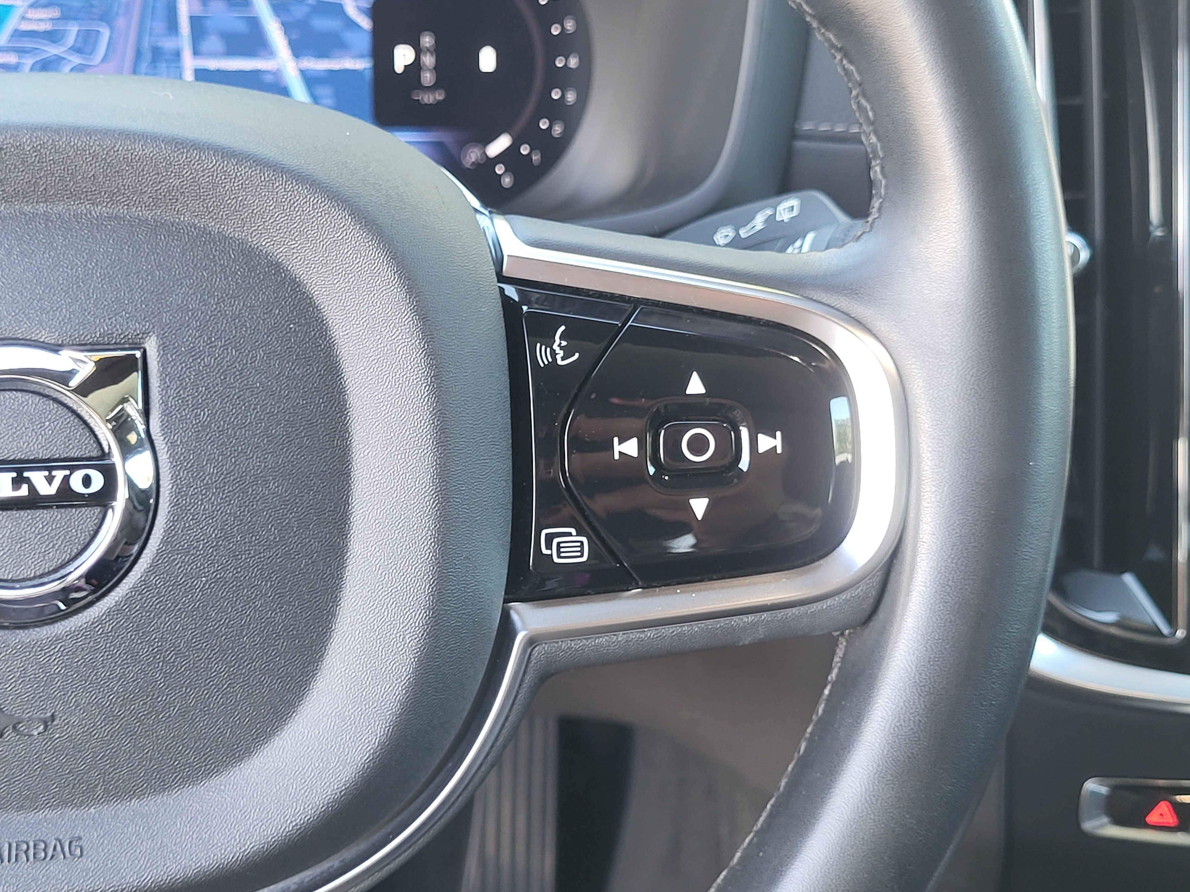 Certified 2024 Volvo V60 B5 Cross Country Ultimate w/ Protection Package Premier AWD/4WD image 16