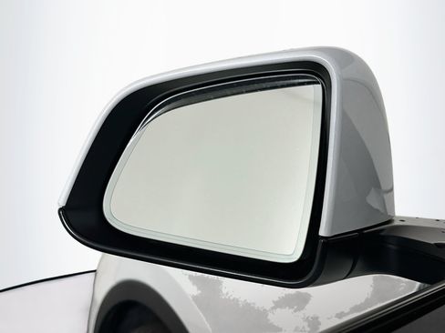 Used 2021 Tesla Model Y Performance AWD/4WD image 16