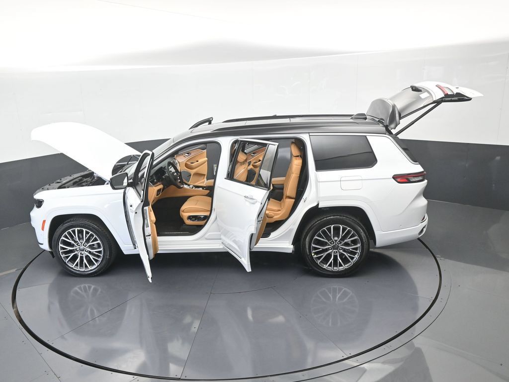 Used 2025 Jeep Grand Cherokee L Summit AWD/4WD image 65