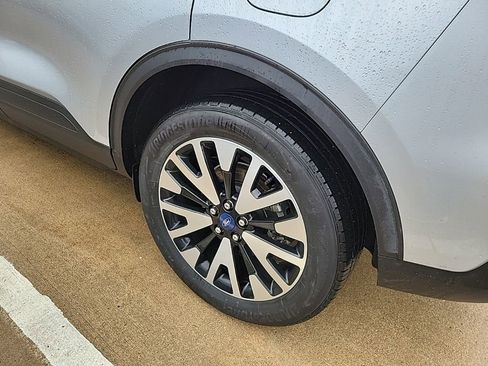 Used 2020 Ford Escape SEL image 4