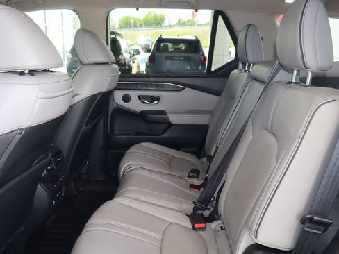 Used 2023 Honda Pilot Elite image 37