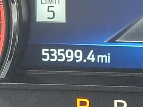 Certified 2022 Ford Explorer XLT w/ Equipment Group 202A image 5