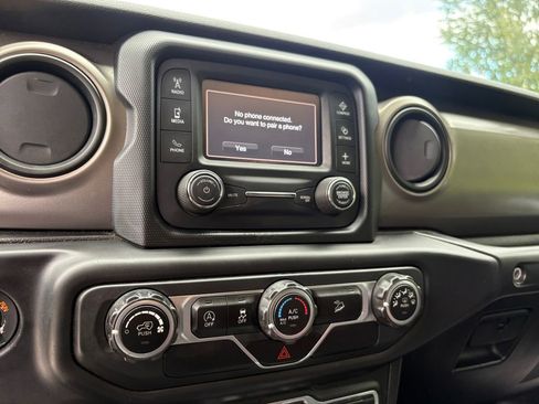 Used 2020 Jeep Wrangler Unlimited Sport S image 23