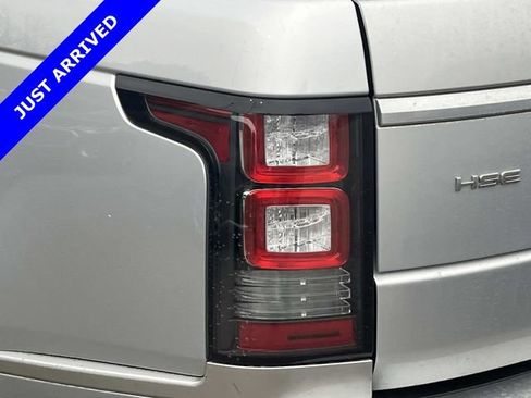 Used 2017 Land Rover Range Rover HSE image 6