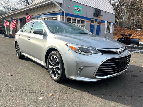 Used 2016 Toyota Avalon XLE Premium image 7
