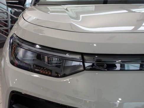 New 2026 Volkswagen Tiguan SE R-Line image 5