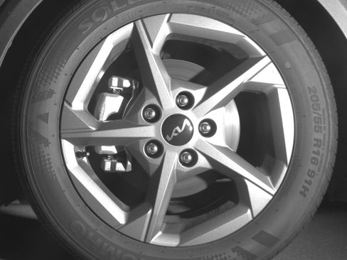 Used 2025 Kia K4 LXS image 12