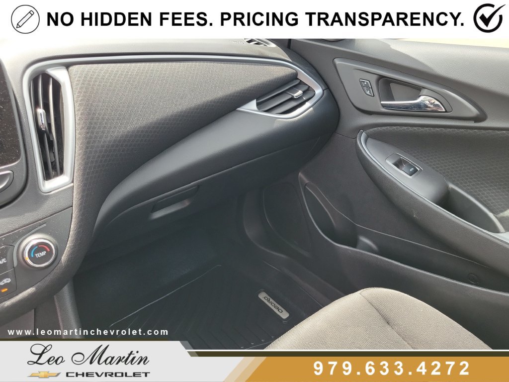 Used 2025 Chevrolet Malibu RS FWD image 25