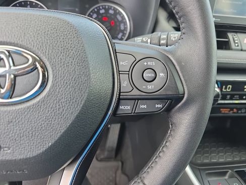 Used 2021 Toyota RAV4 XLE Premium FWD image 19