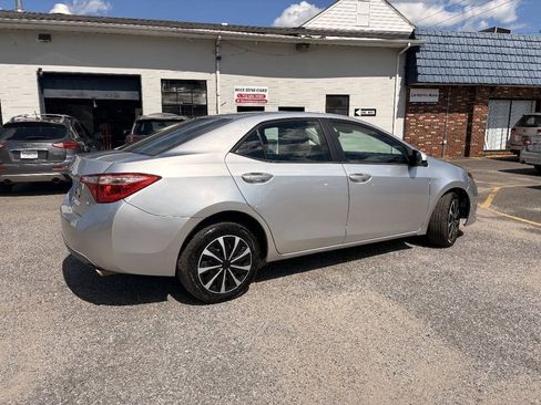 Used 2018 Toyota Corolla LE FWD image 8