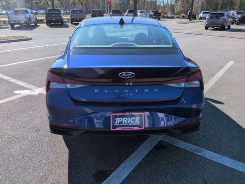 Used 2023 Hyundai Elantra SEL w/ Convenience Package image 7