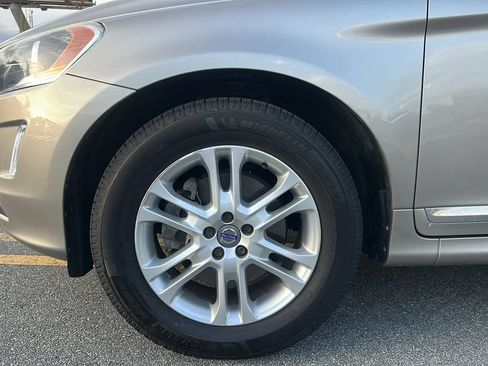 Used 2015 Volvo XC60 T5 Premier w/ Proximity Package FWD image 33