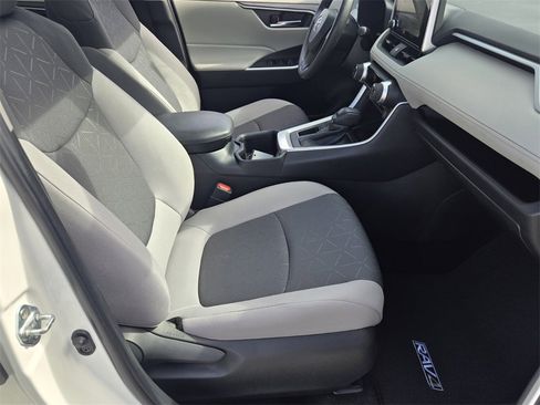 Used 2024 Toyota RAV4 XLE w/ Convenience Package image 18