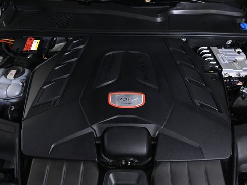 Used 2022 Porsche Cayenne Turbo AWD/4WD image 28
