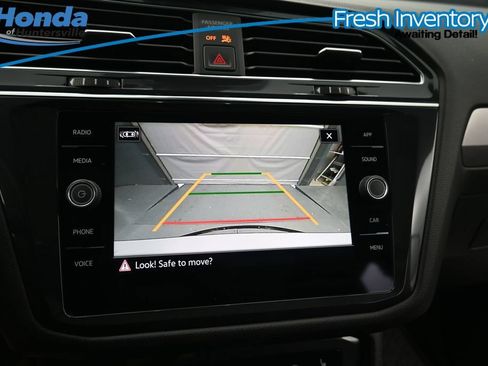 Used 2022 Volkswagen Tiguan SE R-Line FWD image 19