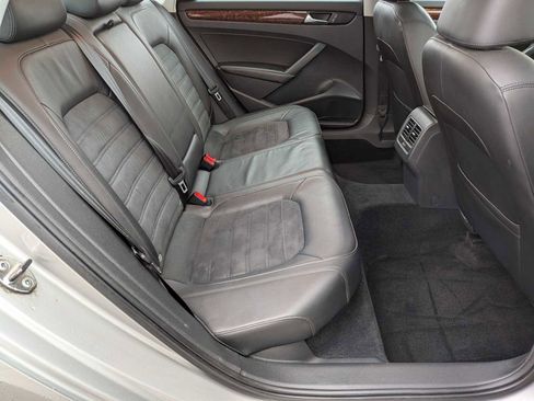 Used 2013 Volkswagen Passat 2.5 SEL Premium image 20