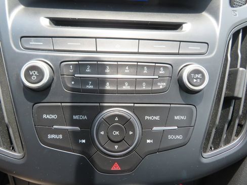 Used 2015 Ford Focus SE w/ Interior Protection Package image 26