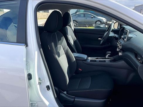 Certified 2025 Nissan Sentra SV image 8