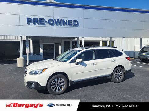 Used 2017 Subaru Outback 3.6R Touring w/ Popular Package #5A AWD/4WD image 1