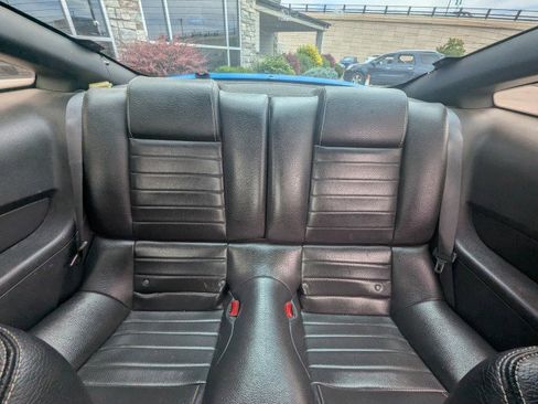 Used 2010 Ford Mustang Coupe RWD image 18