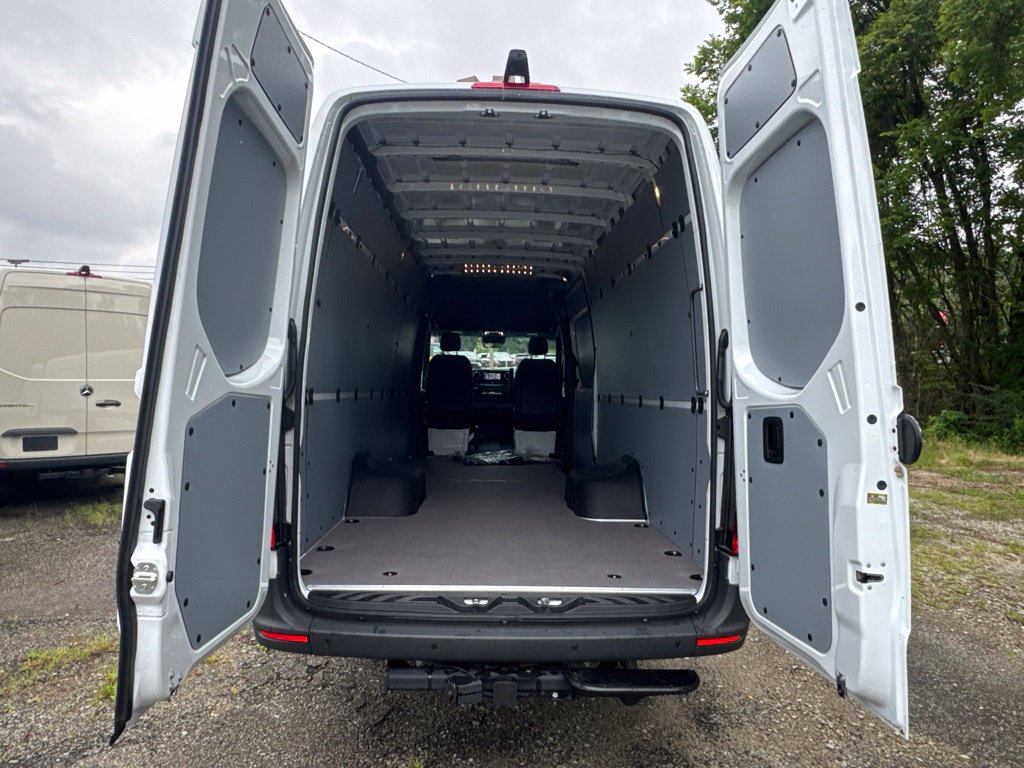 New 2026 Mercedes-Benz Sprinter 3500 image 19