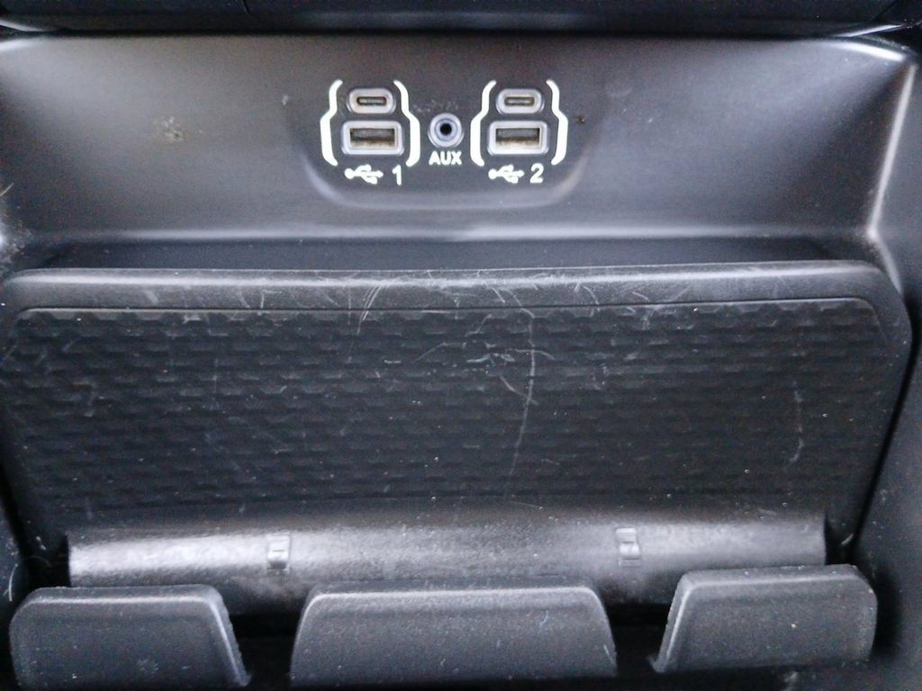 Used 2021 RAM 1500 Laramie w/ Sport Appearance Package AWD/4WD image 6