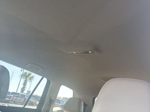 Used 2023 Volkswagen Atlas SE image 10