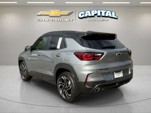 Used 2025 Chevrolet TrailBlazer RS w/ Convenience Package FWD image 3